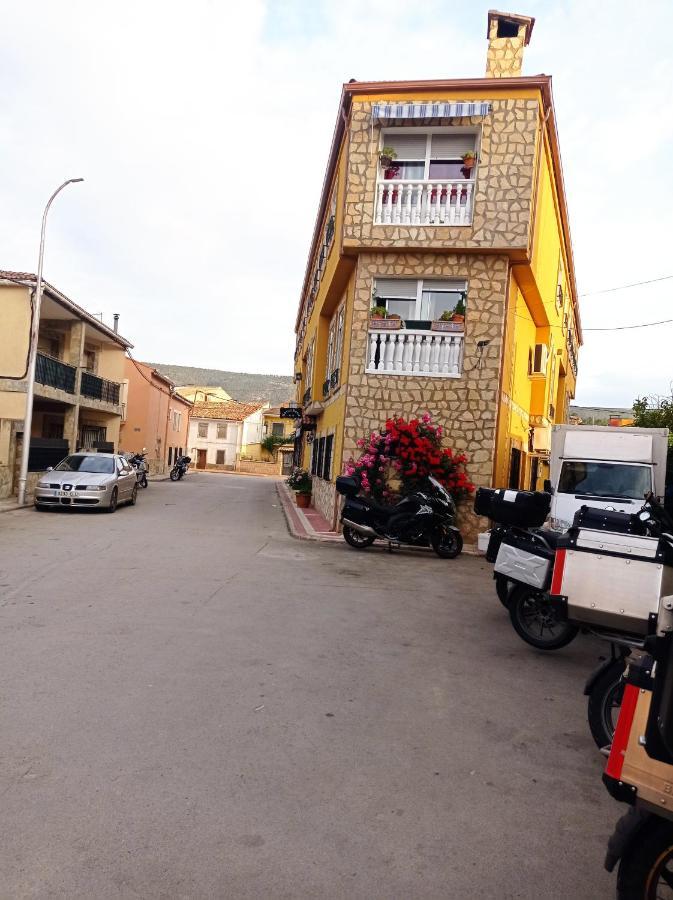 Hostal Cañamares Extérieur photo