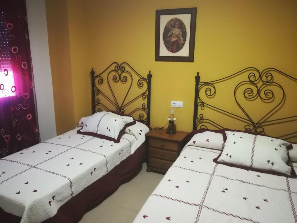 Hostal Cañamares Extérieur photo