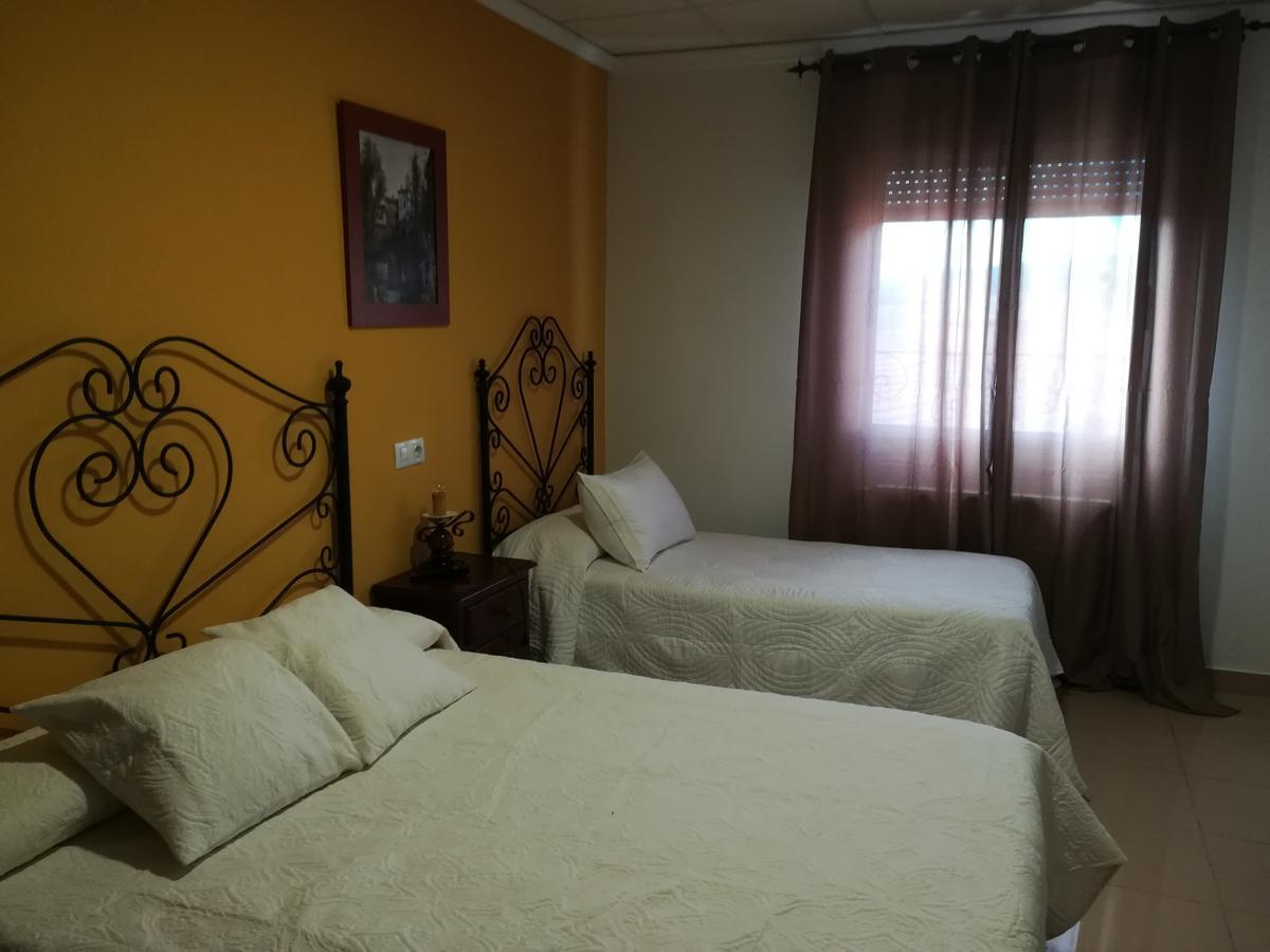 Hostal Cañamares Extérieur photo