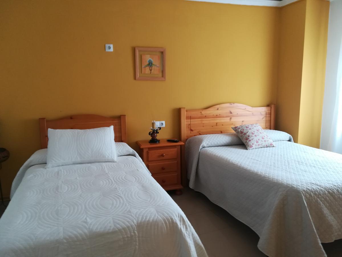 Hostal Cañamares Extérieur photo